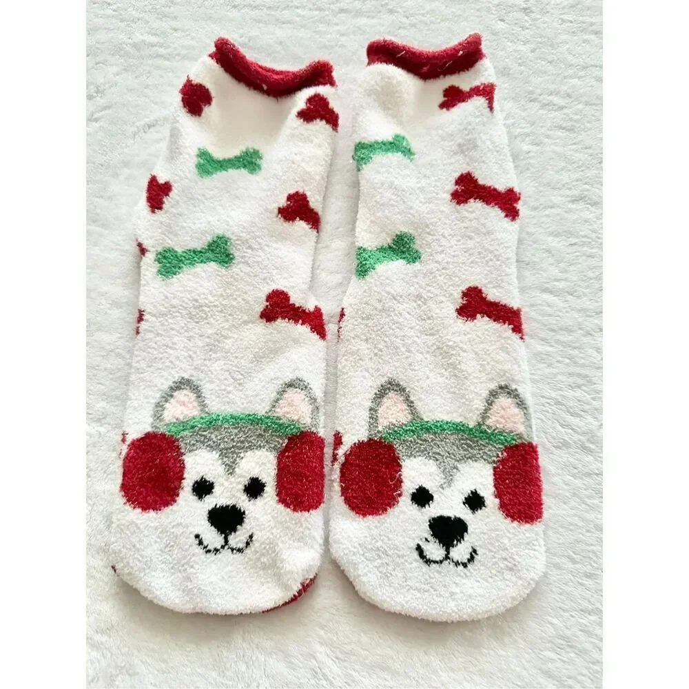 Christmas Husky Dog Fuzzy Slipper Socks Cozy Plush Holiday Cabin Crew